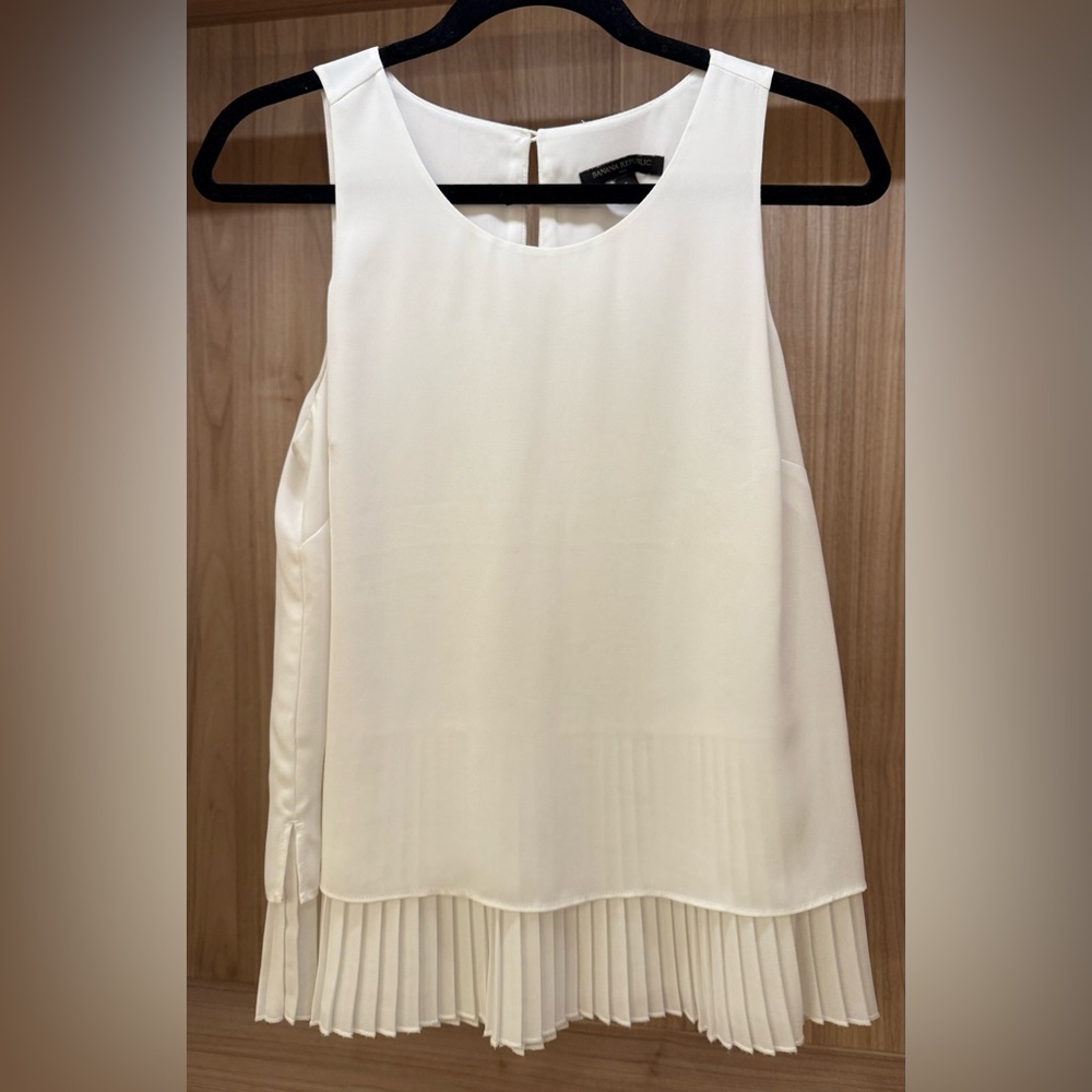 Banana Republic Cream Sleeveless Blouse